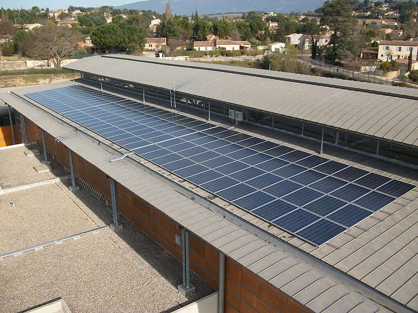 découvrez comment optimiser votre production d'énergie grâce aux nouveaux panneaux solaires et améliorer votre empreinte écologique.