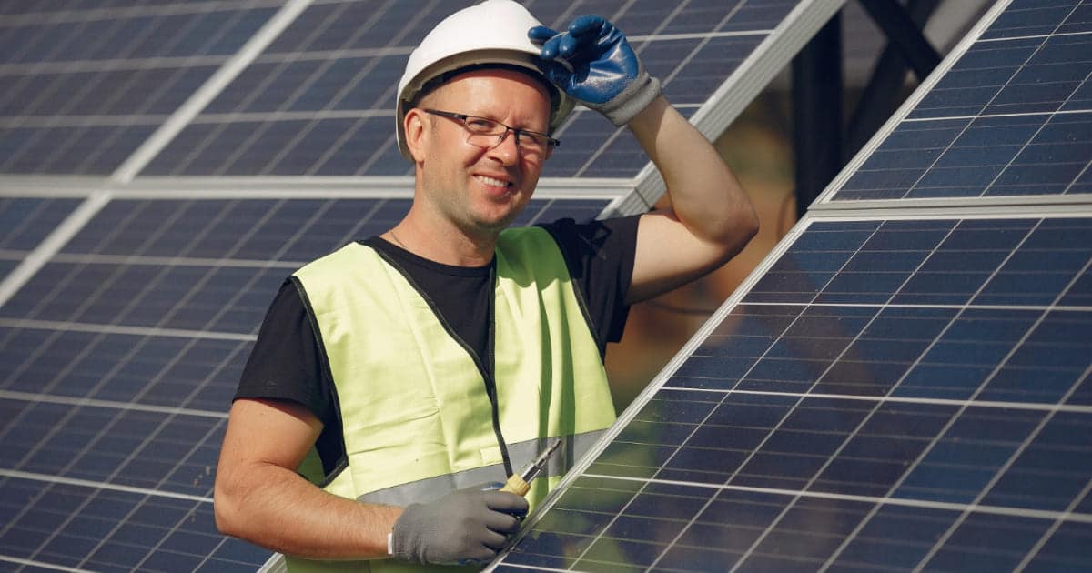 découvrez comment établir des partenariats efficaces pour développer votre activité photovoltaïque avec nos conseils et expertises.