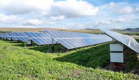 rentabilisez votre site photovoltaïque en le louant pour produire de l'énergie propre et générer des revenus supplémentaires. découvrez comment rentabiliser votre installation solaire avec la location de votre site photovoltaïque.