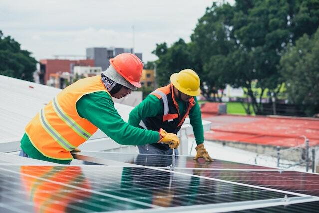 découvrez des stratégies de contenu visuel pour promouvoir l'utilisation des panneaux solaires et maximiser leur adoption dans votre communauté.