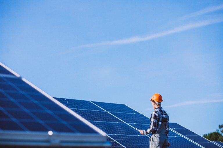 découvrez comment générer efficacement des leads dans le secteur du photovoltaïque grâce à des stratégies innovantes et ciblées. attirez des clients potentiels intéressés par les solutions d'énergie solaire et maximisez votre croissance commerciale.