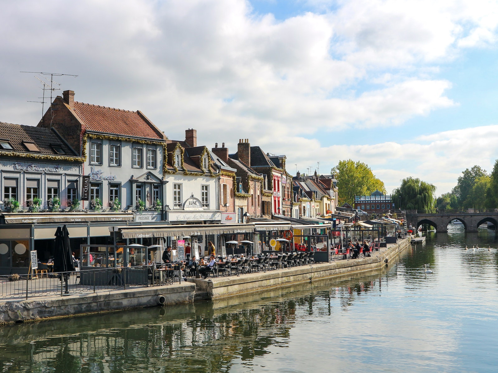 découvrez amiens, la capitale des leads, une ville innovante qui allie histoire et modernité. explorez ses richesses culturelles, ses initiatives numériques et son dynamisme entrepreneurial au cœur de la région hauts-de-france.