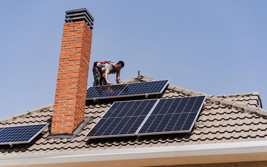 découvrez notre annonce vidéo dédiée aux panneaux solaires ! apprenez comment ces solutions écologiques peuvent réduire vos factures d'énergie et contribuer à un avenir durable. ne ratez pas les témoignages de nos clients satisfaits et les conseils d'experts sur l'installation et l'entretien de votre système solaire.