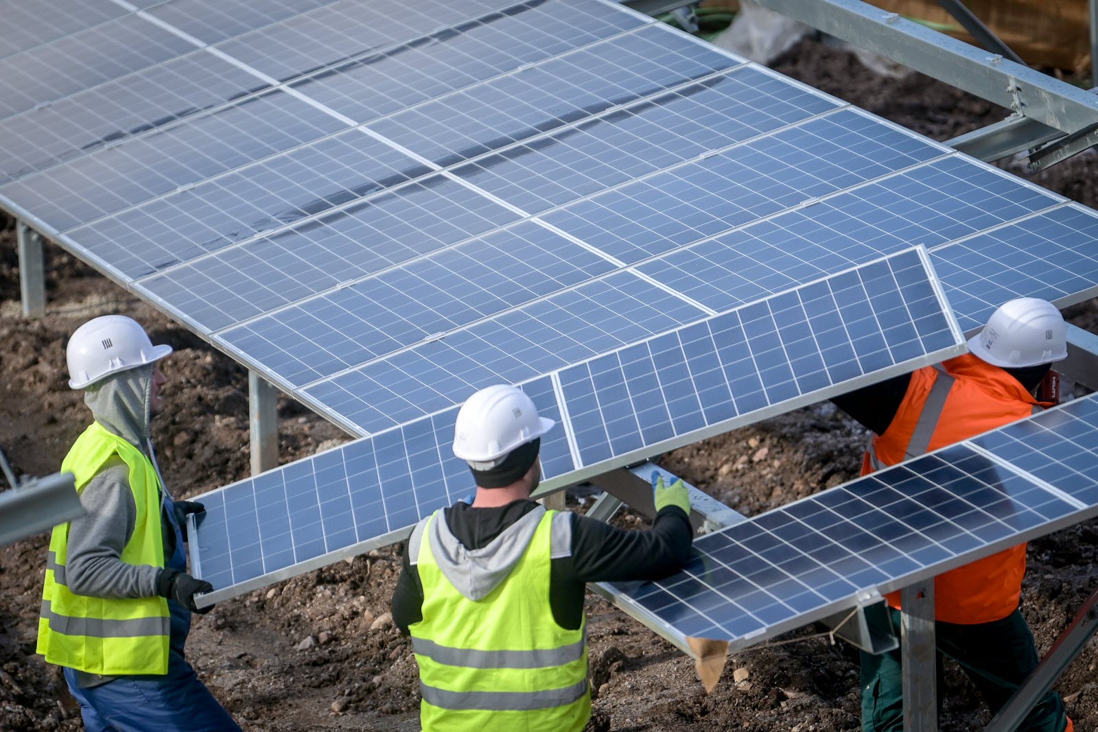 découvrez comment attirer des clients intéressés par le photovoltaïque sans débourser un centime. explorez des stratégies efficaces et des astuces clés pour développer votre clientèle et maximiser vos revenus dans le secteur de l'énergie solaire.