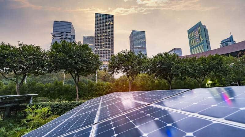 découvrez comment l'avenir solaire transforme notre monde avec des solutions d'énergie renouvelable innovantes. explorez les technologies solaires, leurs avantages et l'impact positif sur l'environnement.