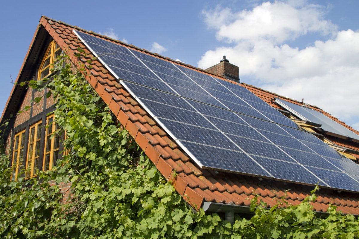 découvrez comment installer des panneaux solaires chez vous pour profiter d'une énergie renouvelable et réduire votre facture d'électricité. suivez nos conseils pratiques et profitez d'une installation simple et efficiente !