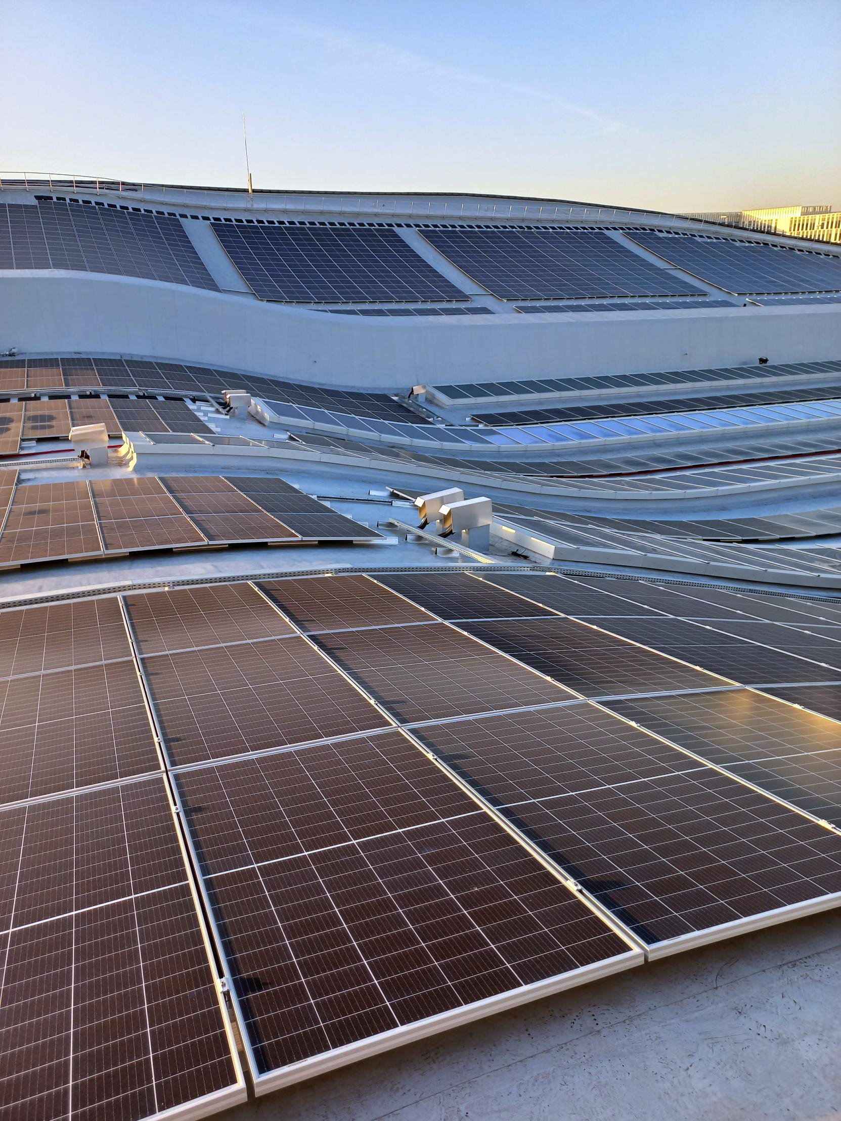 découvrez les opportunités offertes par les panneaux photovoltaïques pour réduire vos factures d'énergie et contribuer à la transition énergétique. profitez d'aides financières et d'une installation simple pour rentabiliser votre investissement.