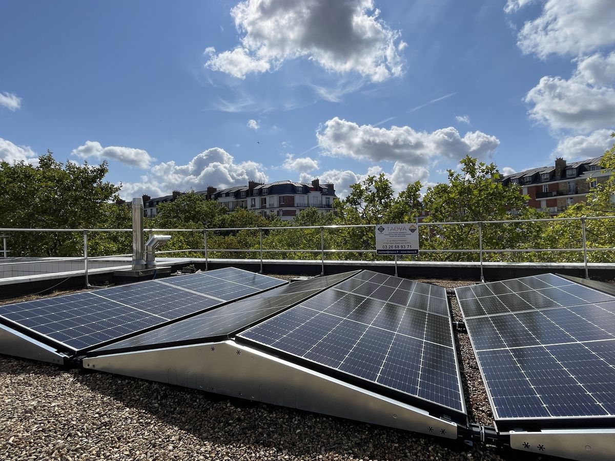 découvrez comment les panneaux solaires à paris façonnent un avenir durable et éco-responsable. informez-vous sur les avantages de l'énergie solaire, les initiatives locales et les solutions adaptées pour réduire votre empreinte carbone tout en profitant des incitations gouvernementales.