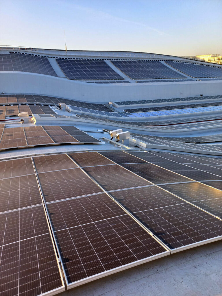 découvrez les panneaux solaires à paris : une solution écologique et économique pour réduire votre facture d'énergie. informez-vous sur les avantages, les subventions disponibles et les options d'installation pour profiter du soleil parisien.