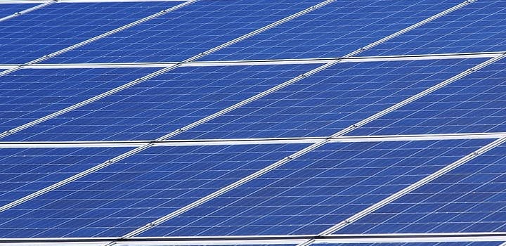 découvrez comment choisir le panneau photovoltaïque qui correspond parfaitement à vos besoins énergétiques. évaluez les critères essentiels tels que l'efficacité, le coût, et la durabilité pour maximiser votre investissement et profiter d'une énergie verte.