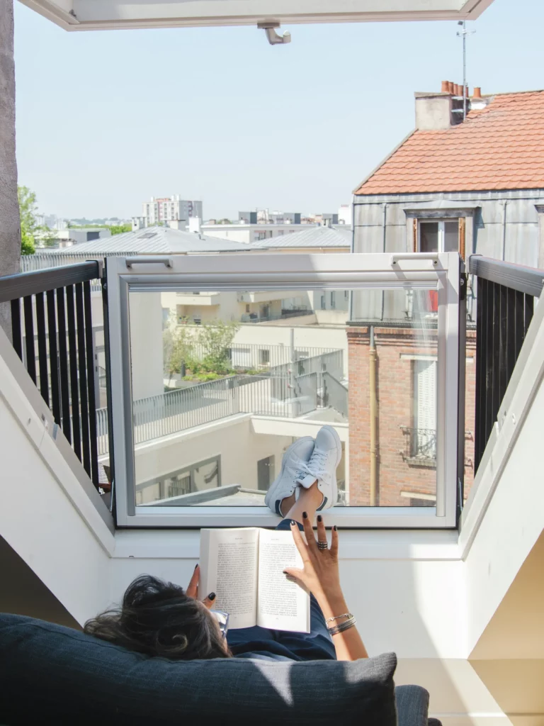 découvrez comment optimiser votre bien-être grâce à l'aménagement de vos fenêtres. apprenez à choisir les bonnes ouvertures pour une lumière naturelle, une meilleure ventilation et un espace de vie harmonieux.