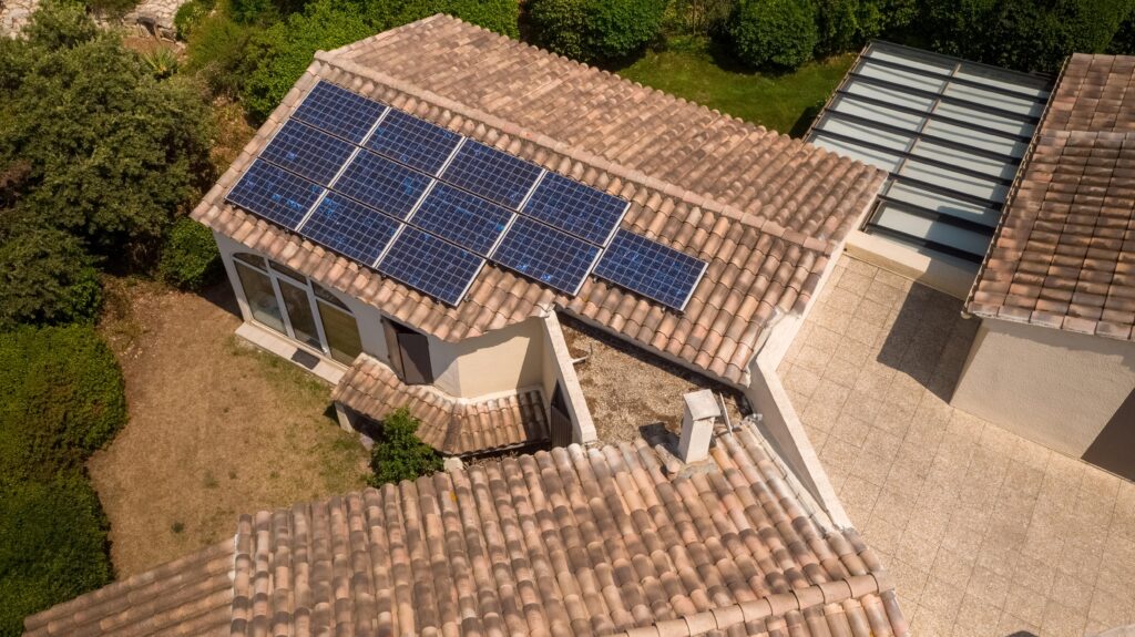 découvrez comment assurer la sécurité de vos panneaux photovoltaïques grâce à des techniques et outils innovants. protégez vos installations solaires contre les risques et améliorez leur performance durable.