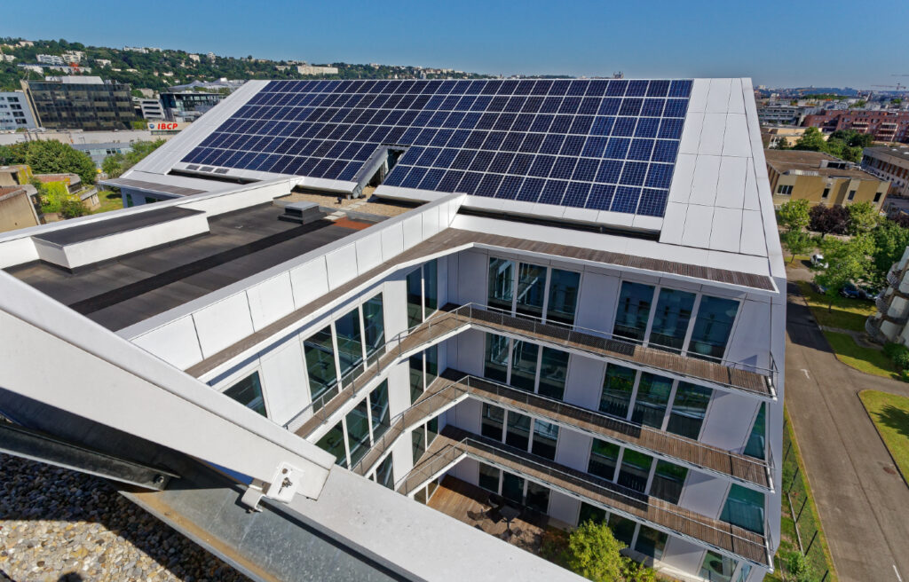 découvrez les avantages des panneaux photovoltaïques urbains, une solution écologique et innovante pour produire de l'énergie renouvelable en milieu urbain. optimisez vos espaces et réduisez votre empreinte carbone grâce à ces technologies adaptées aux villes modernes.