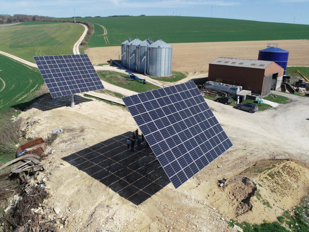 découvrez comment l'énergie solaire transforme l'agriculture en apportant des solutions durables et économiques. explorez les avantages de l'énergie renouvelable pour les exploitations agricoles et comment elle contribue à une production alimentaire plus verte.