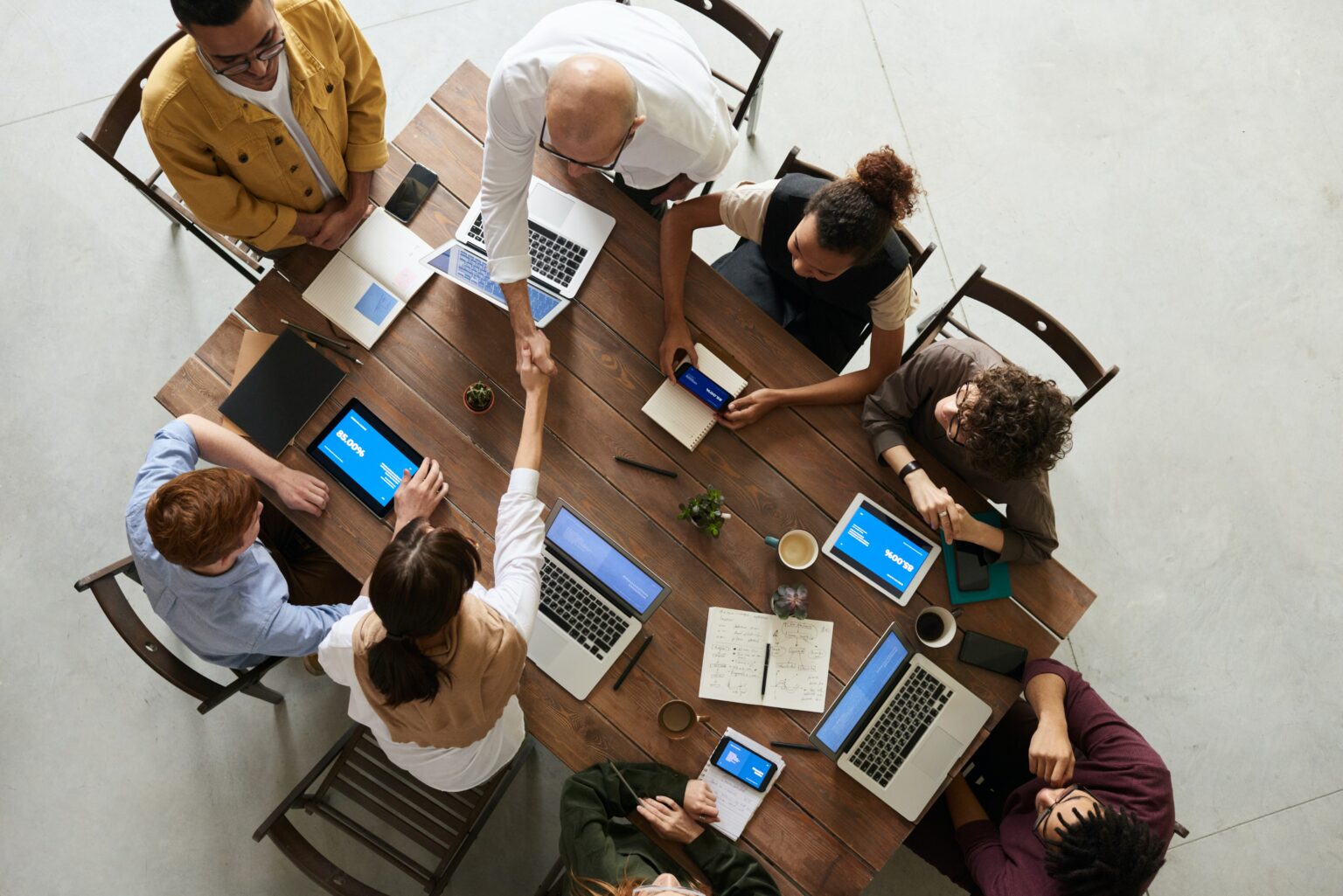 découvrez des stratégies efficaces pour attirer les talents des métiers en tension. optimisez votre processus de recrutement et positionnez votre entreprise comme un employeur de choix dans un marché compétitif.