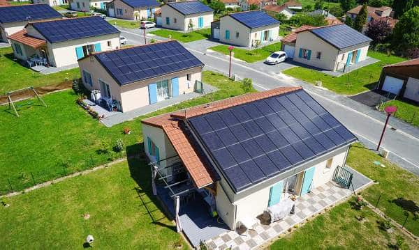 découvrez les avantages de l'auto-consommation photovoltaïque : économies sur votre facture d'électricité, indépendance énergétique, et contribution à la protection de l'environnement grâce à une énergie renouvelable et durable.