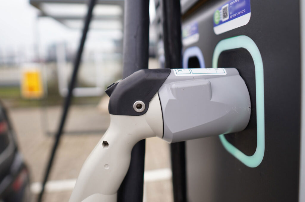 découvrez notre expertise en bornes électriques et infrastructures pour une mobilité durable et intelligente. explorez nos solutions pour un meilleur accès à l'énergie électrique et participez à la transition énergétique.