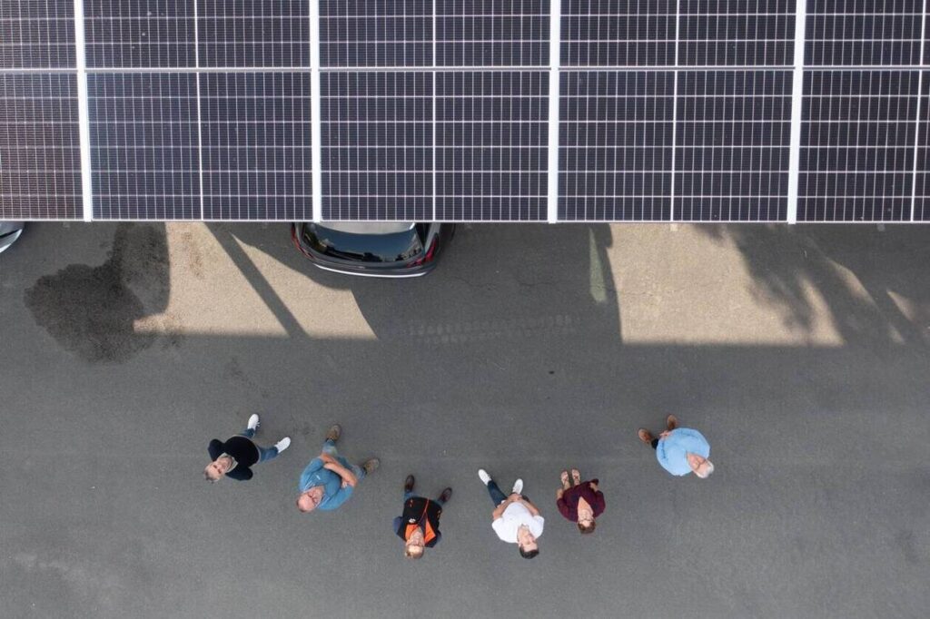 découvrez comment la communication photovoltaïque révolutionne l'énergie solaire, améliorant l'efficacité et la connectivité des systèmes solaires grâce aux technologies avancées.