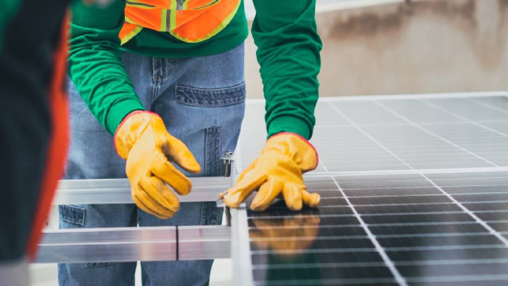 découvrez les clés du dimensionnement photovoltaïque pour optimiser la production d'énergie solaire. apprenez à évaluer vos besoins énergétiques, choisir les équipements adaptés et maximiser votre investissement dans l'énergie renouvelable.