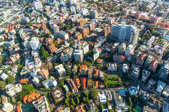 découvrez l'impact de la loi pinel sur le développement des logements sociaux en france. analysez comment cet dispositif encourage l'investissement tout en répondant aux besoins de logement accessible. informez-vous sur les bénéfices, les défis et les perspectives d'avenir pour le secteur social.