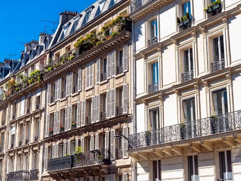 découvrez nos solutions d'isolation thermique à paris pour améliorer le confort de votre habitation tout en réduisant vos factures d'énergie. profitez de nos offres attractives et générez des leads grâce à des services de qualité adaptés à vos besoins.