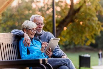 découvrez comment générer des leads qualifiés pour l'assurance seniors. optimisez votre stratégie marketing pour atteindre efficacement ce segment de marché en pleine expansion. obtenez des conseils pratiques et des astuces pour attirer et fidéliser les clients seniors.