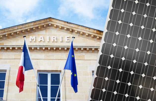 découvrez les aspects essentiels de la législation sur les panneaux photovoltaïques en france. informez-vous sur les normes, les subventions et les incitations fiscales pour optimiser votre installation solaire et contribuer à la transition énergétique.