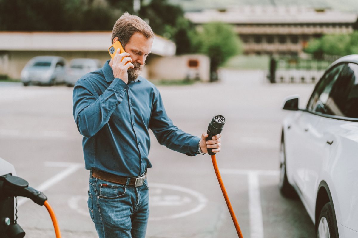 découvrez comment optimiser votre investissement dans des bornes de recharge électrique pour maximiser rentabilité et efficacité. apprenez les meilleures stratégies et techniques pour rentabiliser vos installations et soutenir la transition énergétique.