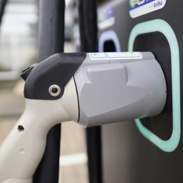 découvrez comment optimiser le temps de recharge de vos bornes électriques pour maximiser l'efficacité et réduire les coûts. profitez de conseils pratiques et de solutions innovantes pour améliorer votre infrastructure de recharge.