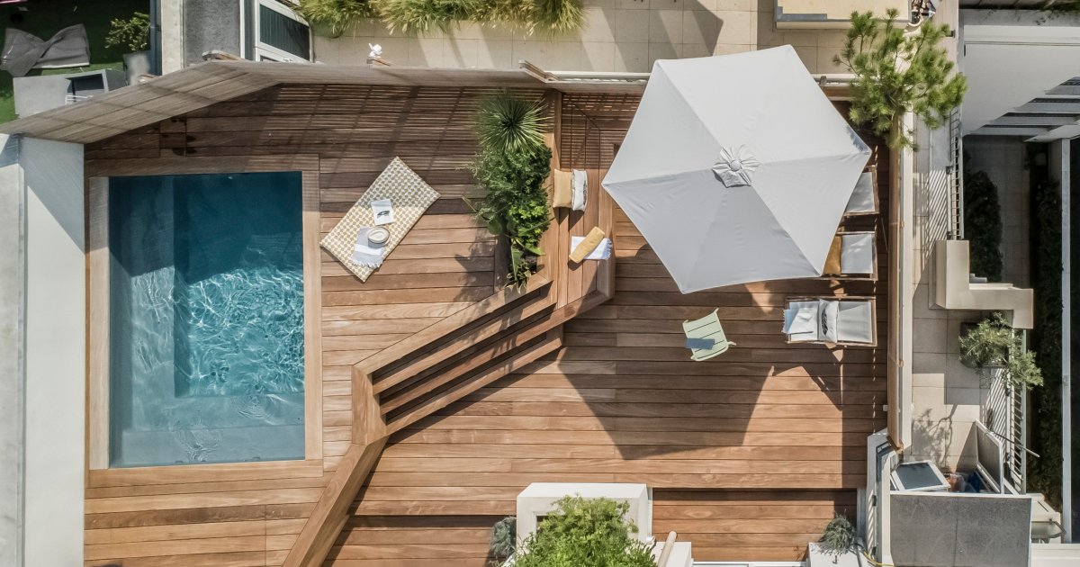 découvrez les piscines sur toit, une tendance moderne alliant luxe et détente. profitez d'une vue imprenable tout en vous relaxant au bord de votre piscine, un vrai havre de paix en plein cœur de la ville. idéales pour égayer votre espace extérieur, ces piscines offrent un cadre unique pour vos moments de loisirs et de convivialité.