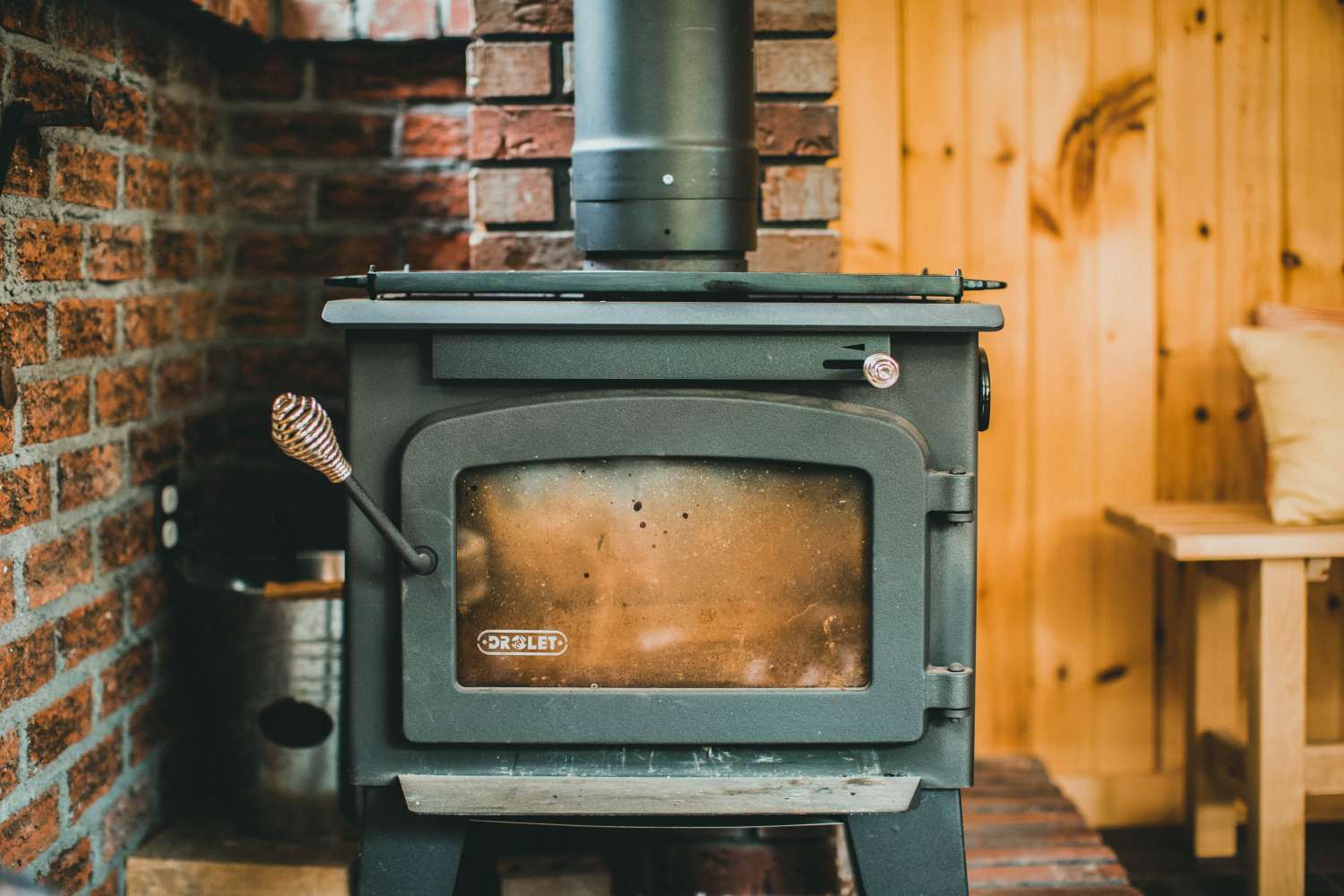 découvrez notre poêle à granules économique, une solution chauffante performante et durable. économisez sur vos factures d'énergie tout en profitant d'une chaleur agréable et d'une ambiance conviviale. idéal pour un confort optimal dans votre maison.