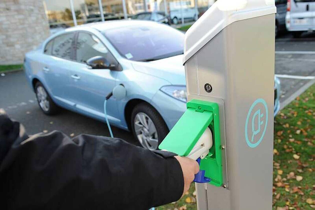 découvrez les dernières réglementations concernant l'installation et l'utilisation des bornes électriques en france. informez-vous sur les normes, les aides financières et les obligations légales pour favoriser l'essor de la mobilité électrique.