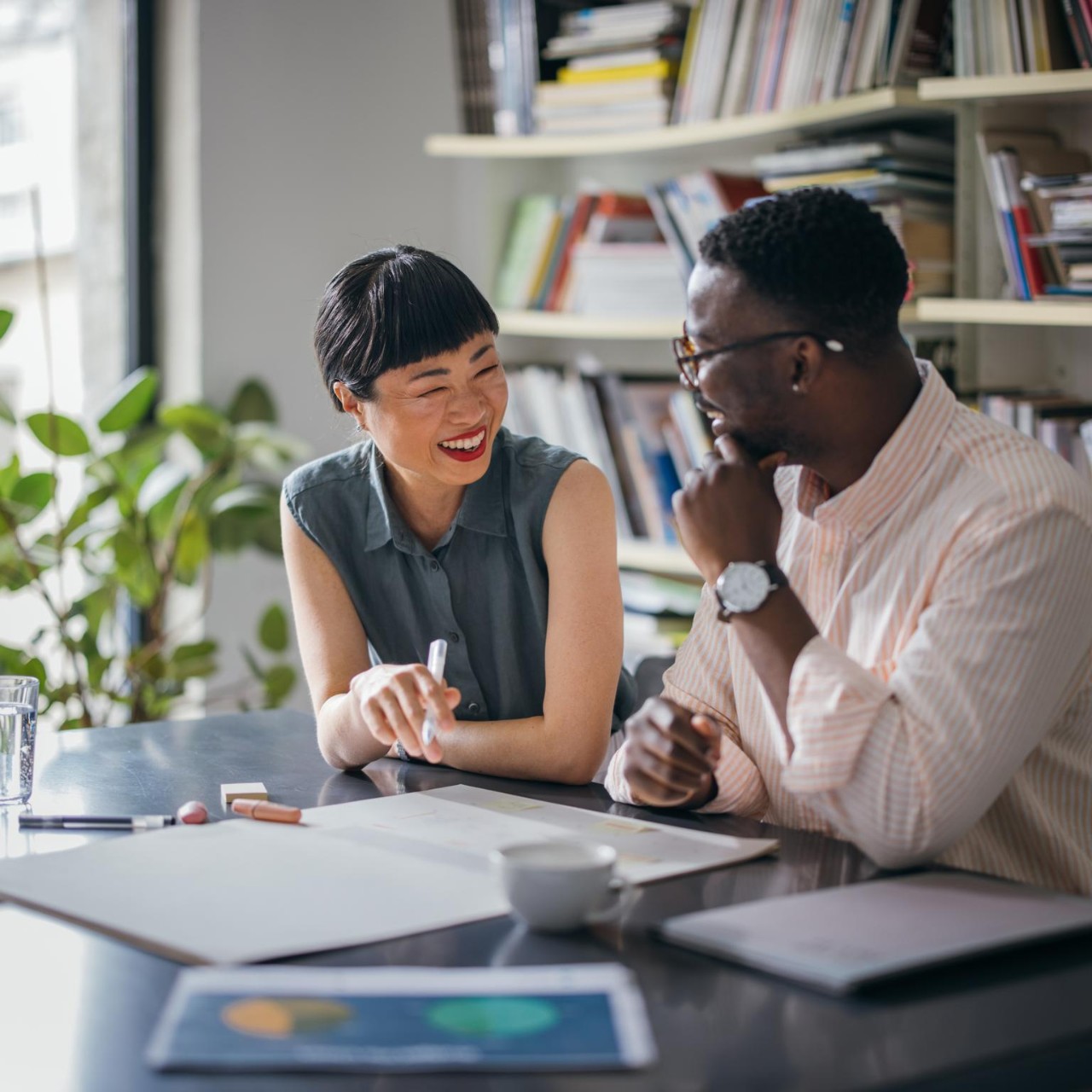 découvrez comment établir des relations durables avec vos leads en assurance, en favorisant la confiance et la satisfaction client pour assurer la pérennité de votre activité.