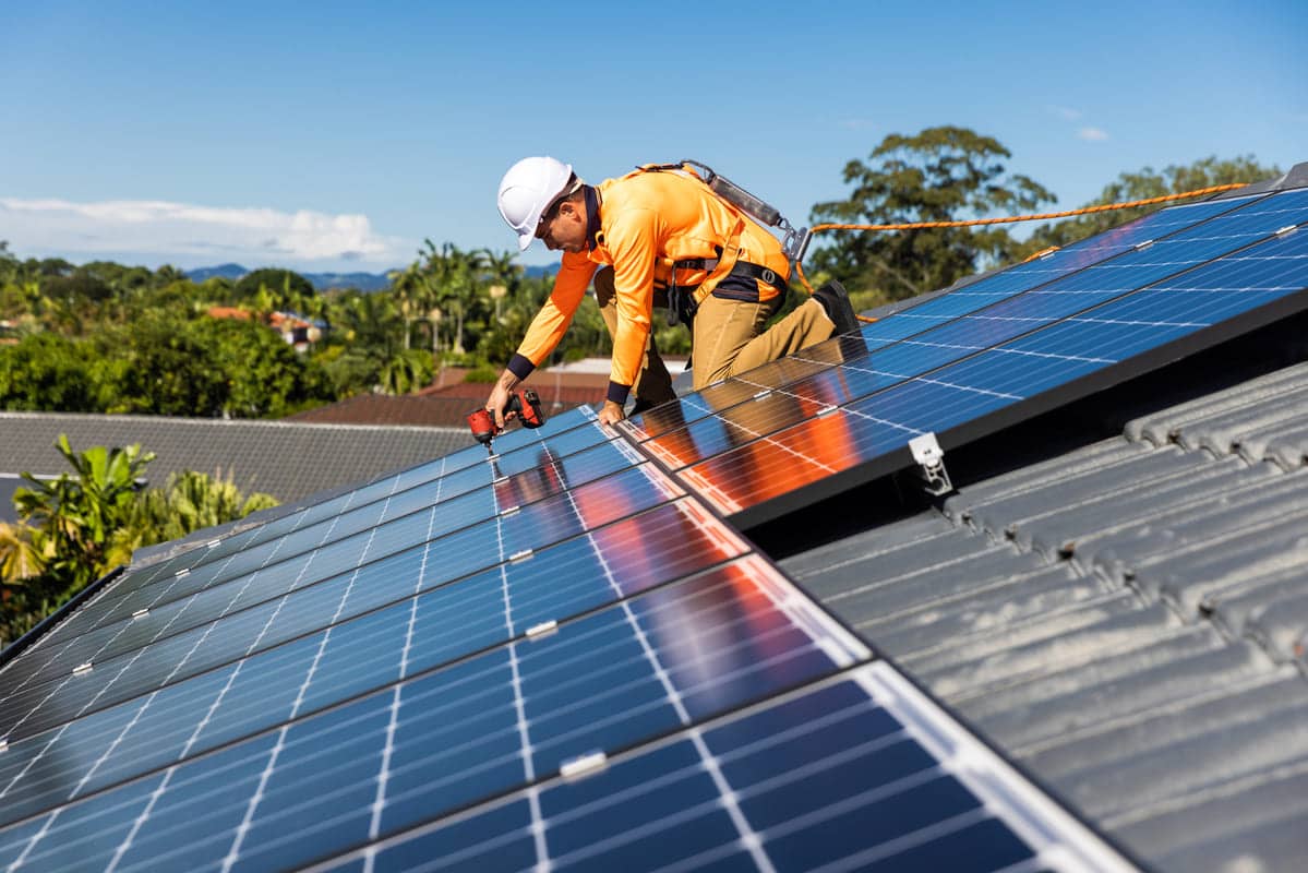 découvrez les risques associés aux panneaux photovoltaïques, y compris les aspects environnementaux, techniques et financiers. informez-vous sur les meilleures pratiques pour minimiser les risques et maximiser les avantages de l'énergie solaire.