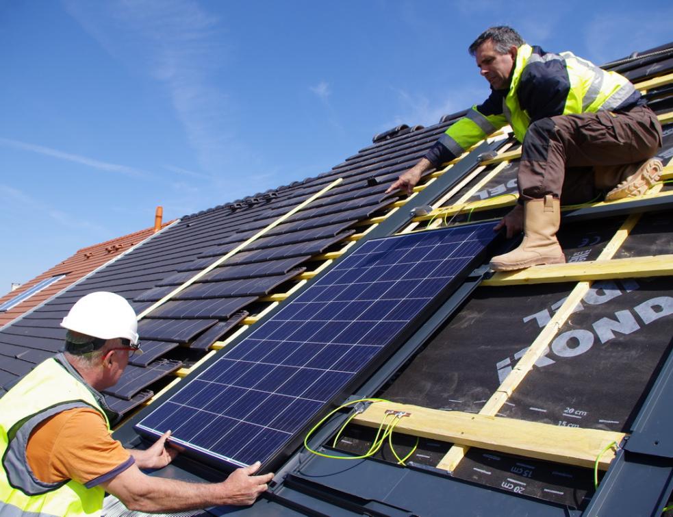 découvrez nos solutions photovoltaïques sur mesure, conçues pour optimiser votre production d'énergie solaire. bénéficiez de conseils personnalisés et d'installations adaptées à vos besoins spécifiques pour réduire vos factures d'électricité et contribuer à l'environnement.