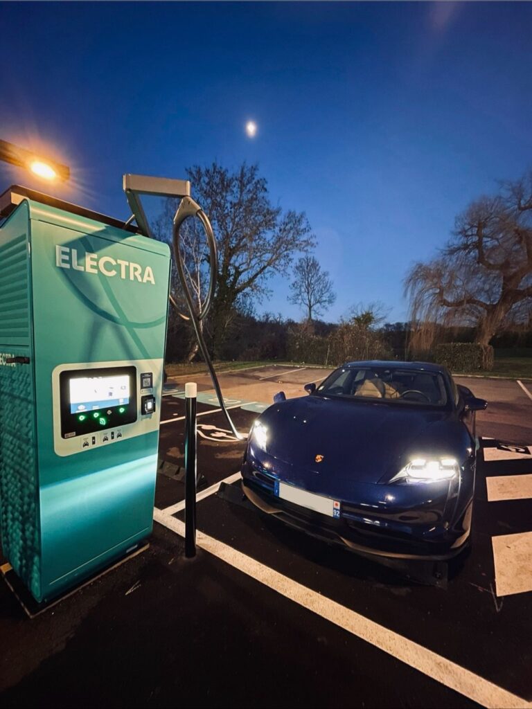 découvrez des témoignages authentiques sur l'expérience des utilisateurs de bornes électriques. apprenez comment ces solutions de recharge contribuent à une mobilité durable et à une transition énergétique réussie.