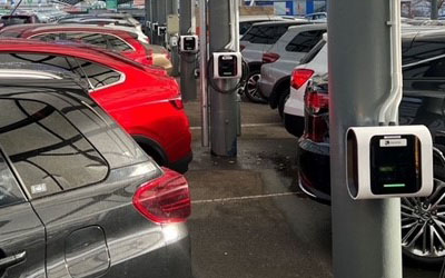 découvrez les différents types de bornes de recharge disponibles sur le marché. apprenez à choisir la station idéale pour votre véhicule électrique, qu'il s'agisse de bornes domestiques, publiques ou rapides, et optimisez votre expérience de recharge.