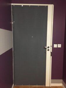 découvrez notre gamme de portes blindées conçues pour offrir une sécurité optimale. protégez votre maison ou votre entreprise avec des solutions fiables et esthétiques. obtenez un devis personnalisé pour le blindage de votre porte dès aujourd'hui.