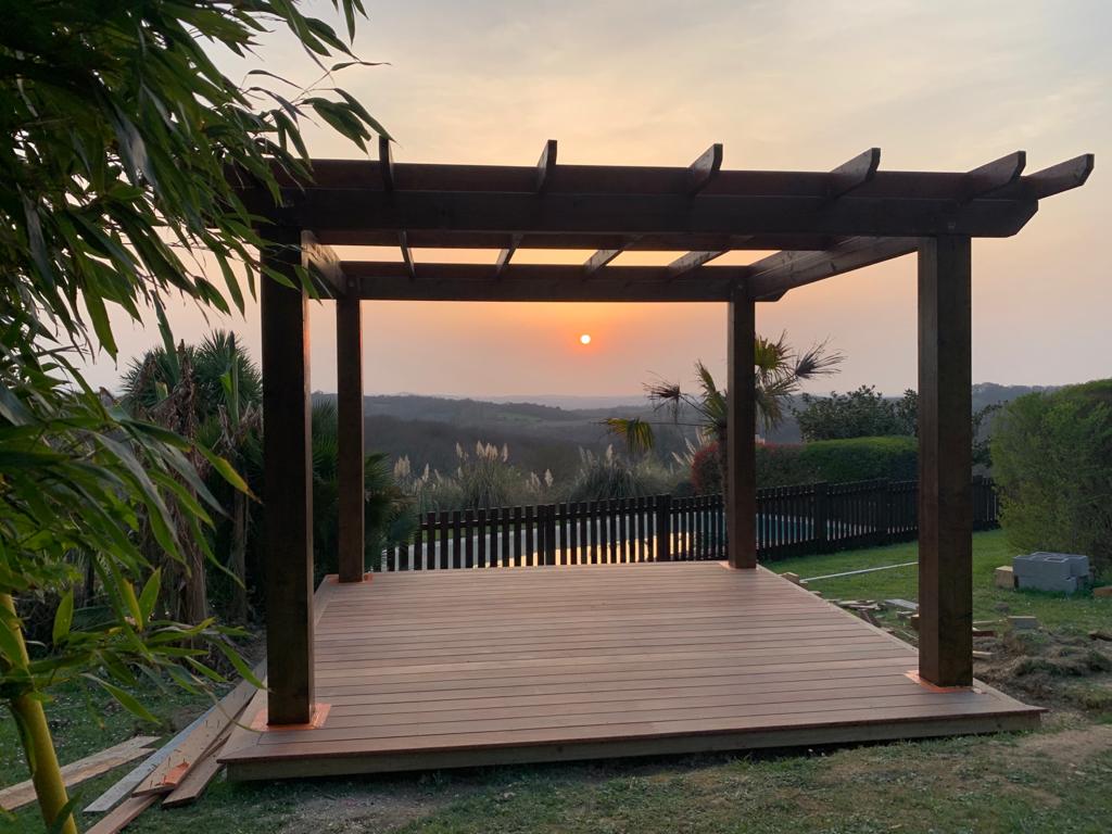 découvrez notre guide complet sur les pergolas en bois pour terrasses. transformez votre espace extérieur en un havre de paix avec nos conseils d'aménagement, d'entretien et d'inspiration pour créer une ambiance chaleureuse et conviviale.