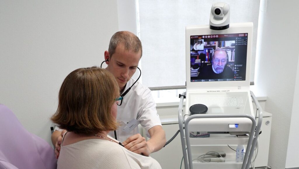 découvrez comment la téléconsultation santé peut vous aider à attirer de nouveaux patients grâce à des consultations à distance pratiques et accessibles, tout en améliorant votre offre de soins et en renforçant la fidélisation de votre clientèle.