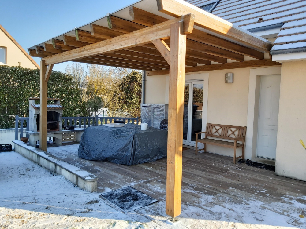 découvrez nos conseils experts pour choisir et entretenir votre pergola en bois. ajoutez du charme à votre jardin tout en profitant d'un espace ombragé agréable. suivez nos astuces pour maximiser la durabilité et l'esthétique de votre pergola en bois.