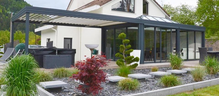 découvrez comment une véranda ou une pergola peut transformer votre espace extérieur en un havre de paix. profitez d'un contenu captivant qui vous guidera dans le choix et l'aménagement idéal pour savourer chaque instant en plein air.