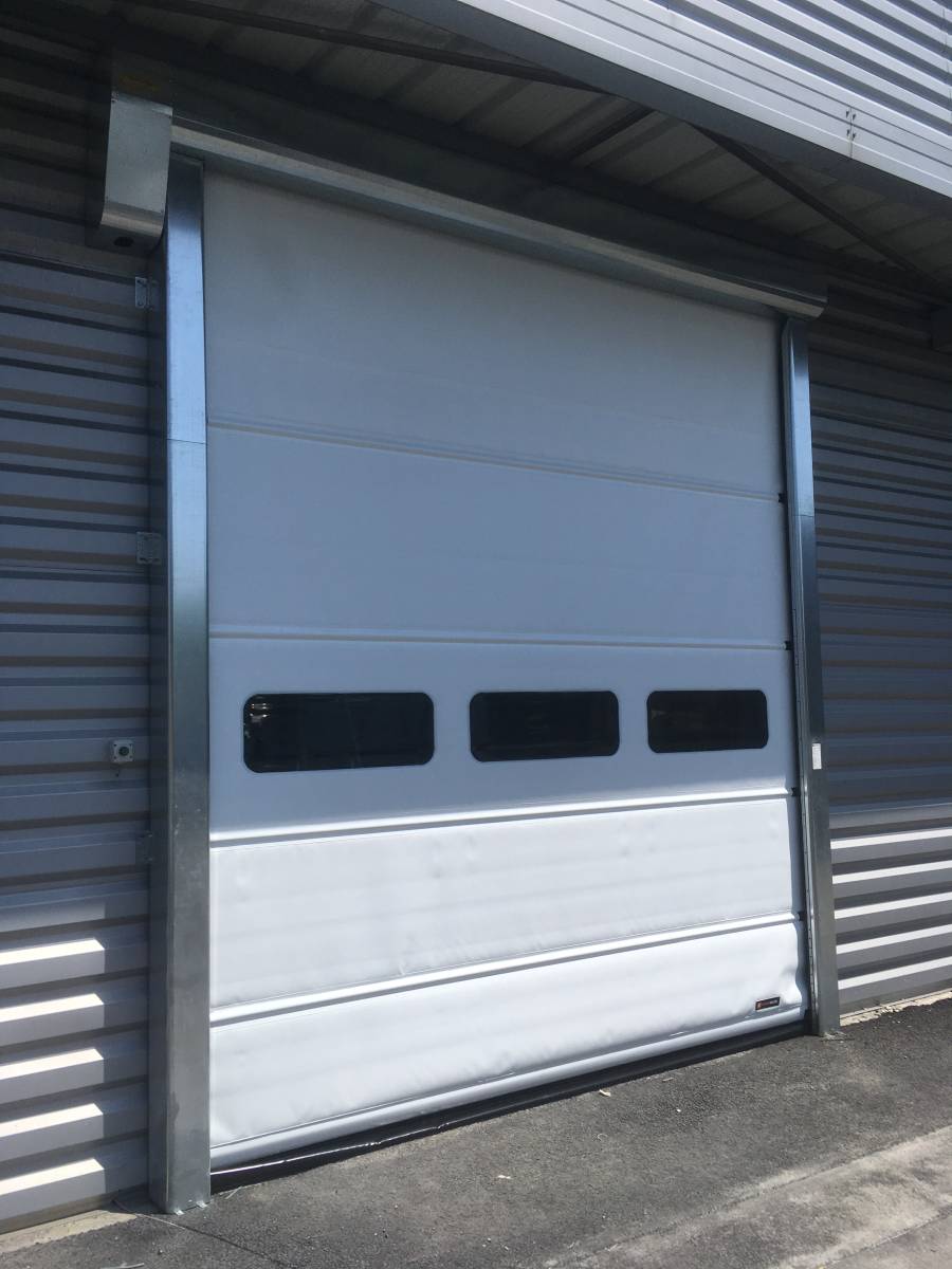 découvrez nos services de serrurier spécialisé pour garages. que ce soit pour l'installation, la réparation ou le déverrouillage de portes de garage, notre équipe d'experts est à votre disposition pour garantir la sécurité et la fonctionnalité de votre espace. contactez-nous pour une intervention rapide et efficace.