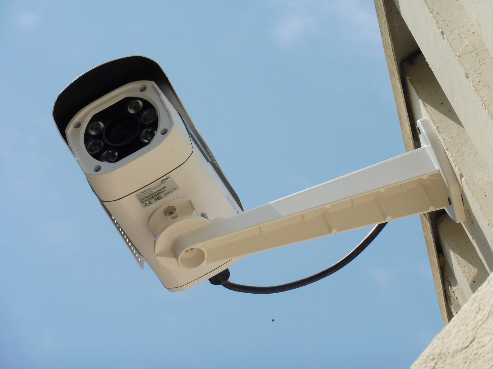 découvrez nos solutions de télésurveillance pour assurer la sécurité de votre site industriel. protégez vos installations 24h/24 avec des technologies avancées et une surveillance en temps réel.