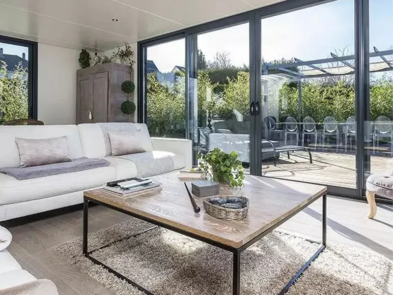 découvrez notre sélection de vérandas pour salon, alliant confort et style. transformez votre espace de vie avec des designs modernes et lumineux, idéales pour profiter de votre jardin tout en restant à l'intérieur. éveillez vos sens et créez un lieu convivial où se détendre en famille ou entre amis.